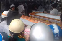 Xe máy phát hoả, 6 người trong một gia đình tử vong