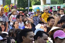 TP HCM: Dân đổ về các khu vui chơi ngày đầu năm mới