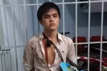 Đột nhập phòng trọ, trộm hiếp dâm nhân viên bán vé xe buýt