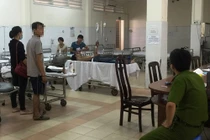 Thất tình, nam thanh niên tự dùng dao đâm ngực, ngã trọng thương 