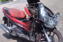 Chủ quán cà phê cướp tiền của người... bán bánh mì