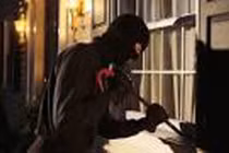 Chồng phá két sắt trộm 50 tỷ của vợ trong lúc chờ ly hôn