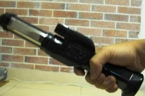 TPHCM: Nhiều phụ nữ bị cướp tấn công bằng roi điện