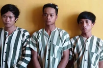 Hi hữu: 3 công nhân chặn đường công an để…cướp