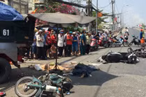 Kinh hoàng xe ben tông hàng loạt xe máy giữa Sài Gòn