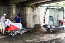 Bàng hoàng phát hiện người đàn ông chết bất thường trên ghế