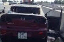 Đóng các làn đường trên cao tốc HLD vì ô tô phát hoả