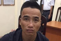 Bắt đối tượng dùng súng điện cướp xe ôm giữa Hà Nội