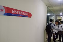 Trung tâm MST English có cô giáo tiếng Anh chửi học sinh là “con lợn” đào tạo “chui”