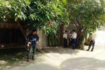 Bàng hoàng phát hiện hai vợ chồng nằm bất động với vết cắt trên tay