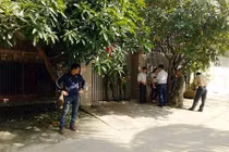 Bàng hoàng phát hiện hai vợ chồng nằm bất động với vết cắt trên tay