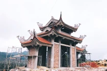 Tận mắt công trường "băm nát núi" xây khu du lịch tâm linh Lũng Cú của Tập đoàn Phúc Lộc