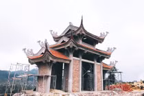 Tận mắt công trường "băm nát núi" xây khu du lịch tâm linh Lũng Cú của Tập đoàn Phúc Lộc