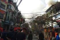 Cháy nhà triệu USD vì đốt vàng mã tiễn ông Công, ông Táo