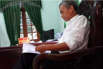 Tạm đình chỉ công tác Phó chủ tịch xã dùng bằng giả ở Hà Nội