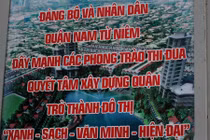 Ảnh: Ngỡ ngàng hàng loạt bảng sai chính tả giữa phố Hà Nội