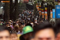 Ảnh: Biển người nô nức dự lễ khai hội chùa Hương 2019