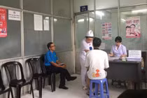 Choáng ngợp với quy trình khám sức khỏe siêu tốc giữa trung tâm TP.HCM