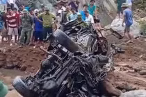 Tìm thấy xe chở 2 chiến sỹ biên phòng sau hơn 1 năm bị lũ cuốn