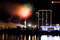 Người dân Hòa Bình mãn nhãn với màn pháo hoa rực rỡ