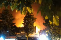 Phú Thọ: Xưởng sản xuất mỳ tôm cháy dữ dội trong đêm