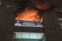 Hà Nội: Cháy chung cư 25 tầng, nhiều người hoảng loạn