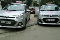 Chùm ảnh: Taxi dừng đỗ vô tội vạ, đại náo đường phố Hà Nội