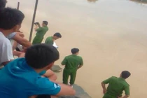 Hòa Bình: Tích cực tìm kiếm thi thể hai người đuối nước