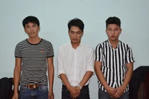 "Ngứa mắt" vì nhóm thanh niên nẹt bô, cầm đá lao ra và cái kết