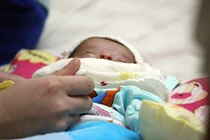 Nhói lòng ông bố lặn lội HN - Thanh Hóa xin sữa nuôi con