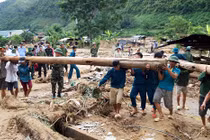 Hơn 300 hộ dân xã Pa Vệ Sủ Lai Châu bị cô lập vì mưa lũ