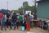 Thanh niên bán bánh mỳ nhảy sông tự tử với lý do không ngờ