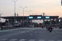 Vì sao Tổng cục đường bộ đề xuất xả trạm thu phí 3 ngày Tết?