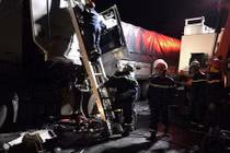 TNGT kinh hoàng: Ba xe ô tô dồn toa khiến hai người chết tại chỗ