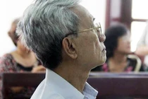 Xét xử phúc thẩm cụ ông 77 tuổi dâm ô 4 bé gái