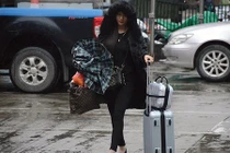 Ảnh: Mặc mưa rét kỷ lục, người dân ùn ùn về quê nghỉ Tết