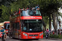 Lần đầu tiên người Hà Nội thích thú trải nghiệm xe buýt 2 tầng