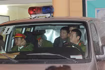 Hình ảnh ông Đinh La Thăng bình thản sau mức án đề nghị 14-15 năm