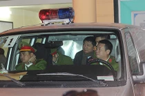 Hình ảnh ông Đinh La Thăng bình thản sau mức án đề nghị 14-15 năm