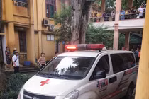 Thông tin mới nhất vụ cột bê tông đổ đè nhóm học sinh