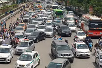 BV Bạch Mai gặp “nóng” báo chí về hợp đồng taxi “chặt chém” người bệnh