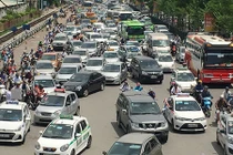 BV Bạch Mai gặp “nóng” báo chí về hợp đồng taxi “chặt chém” người bệnh