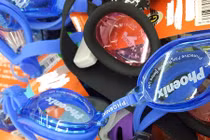 Tràn lan kính bơi trẻ em 10 nghìn đồng/chiếc: Coi chừng tiền mất tật mang