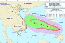 Bão Phanfone gây gió mạnh giật cấp 11 đang tiến vào Biển Đông