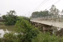 Mới lập gia đình, cô gái trẻ đã nhảy cầu tự tử trong đêm