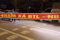 Tài xế “cắm chốt” ở BOT Bắc Thăng Long - Nội Bài thu phí “hộ“