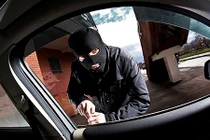 Tá hỏa mất trộm 2 tỷ đồng trong ô tô khi đi ăn sáng