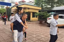 Trên 85.000 thí sinh Hà Nội tới trường làm thủ tục dự thi vào lớp 10 THPT