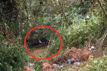 Phát hiện cô gái tử vong trong ôtô nằm dưới vực sâu