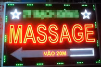 Đòi chia tay, nhân viên massage bị bạn trai đâm 13 nhát dao